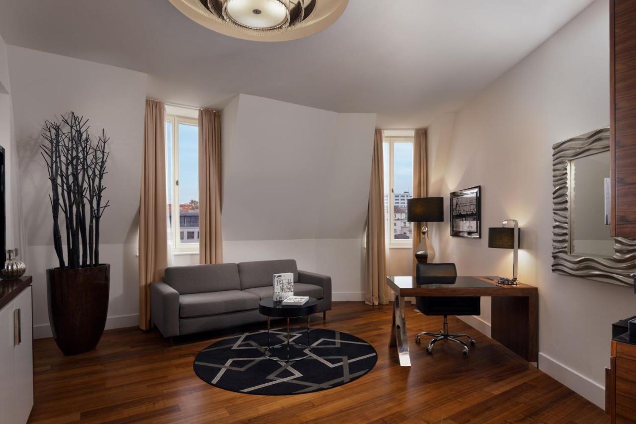 Roomers Steinplatz, Autograph Collection 5*