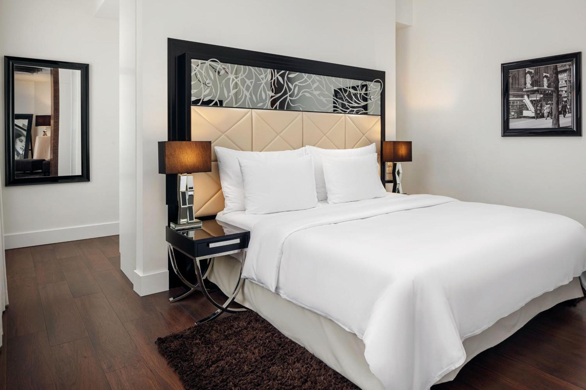 Roomers Steinplatz, Autograph Collection 5*