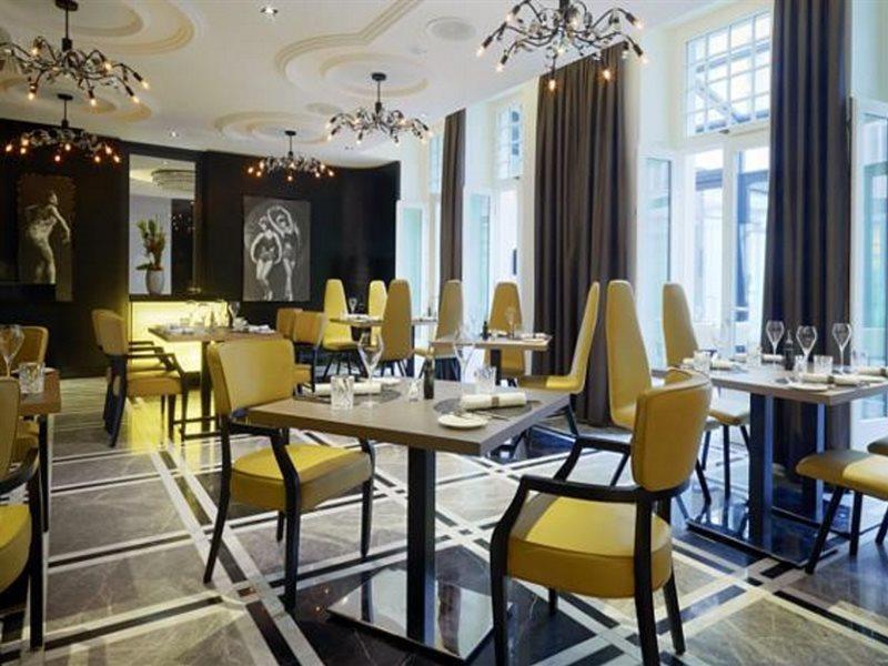 Roomers Steinplatz, Autograph Collection